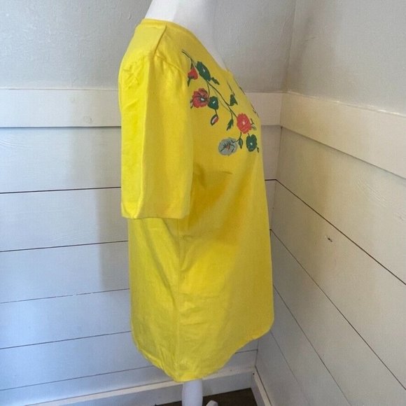 Rebecca Malone‎ Floral 3D Printed Bright Yellow T-Shirt NWT Women's Medium - Picture 6 of 9
